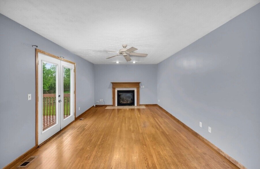 Building Photo - 4335 Shandon Dr