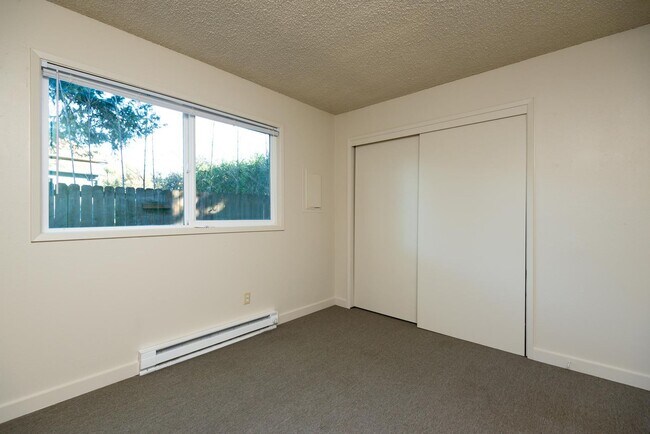 Building Photo - 9230 N Saint Louis Ave