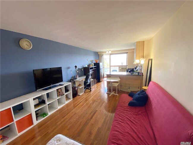 Building Photo - 97-7-97-63 63rd Rd