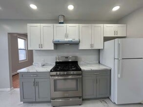 Building Photo - 677 Kennedy Blvd