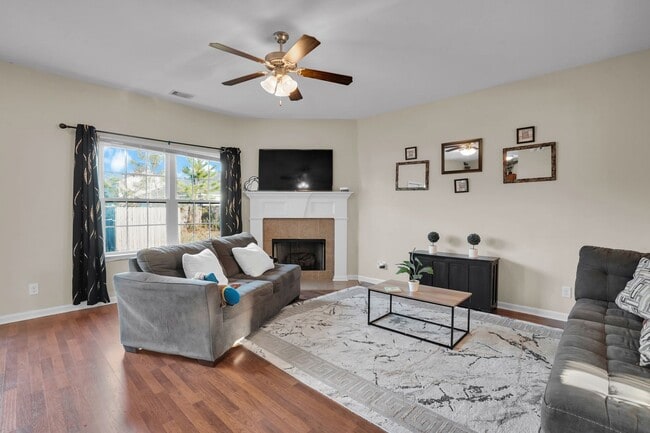 Building Photo - Like New Home for Rent in Hinesville!