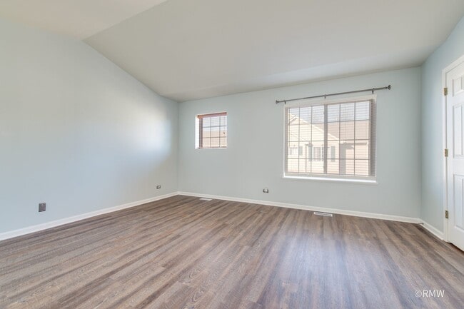 Building Photo - 27 Monarch Dr