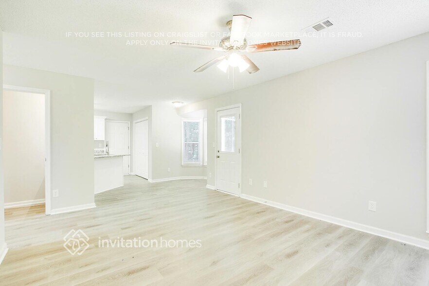 Building Photo - 208 Camden Trail
