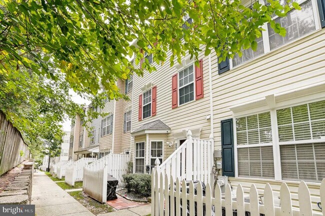 Building Photo - 8031 Brookstone Ct