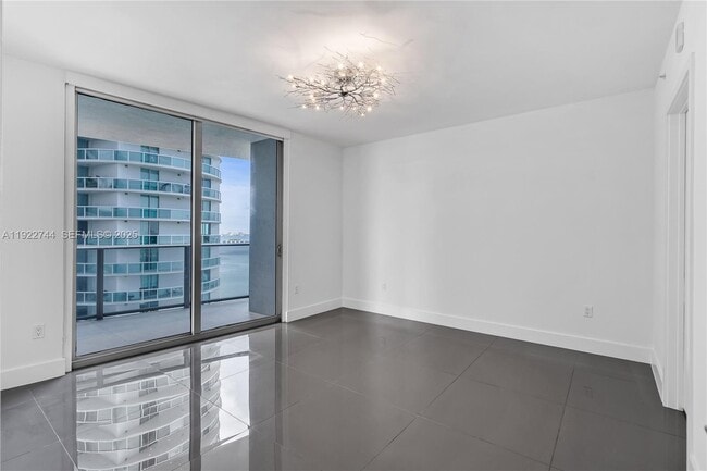 Building Photo - 488 NE 18th St