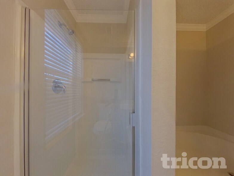 Building Photo - 143 Redbud Dr