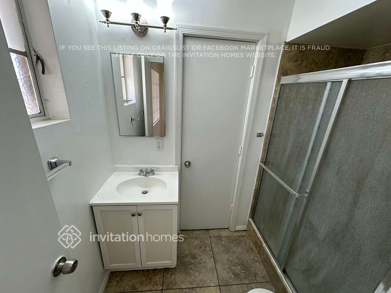 Building Photo - 1831 N 35th Pl