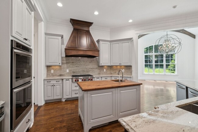 Building Photo - 3 Crooked Stick Ln