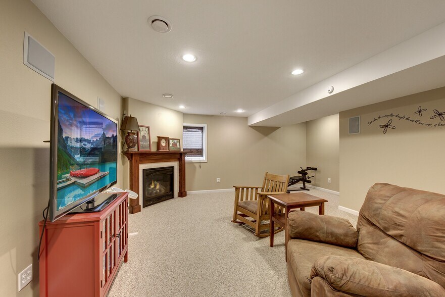 Building Photo - 1187 Blackhawk Dr SW