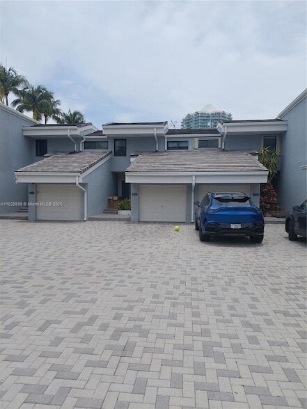 Primary Photo - 255 Poinciana Island Dr