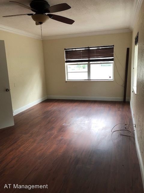 Building Photo - 5 br, 2 bath House - 3801 NW 4 PL