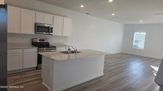 Building Photo - 3956 Mid Century St