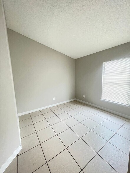 Building Photo - 312 San Gabriel St