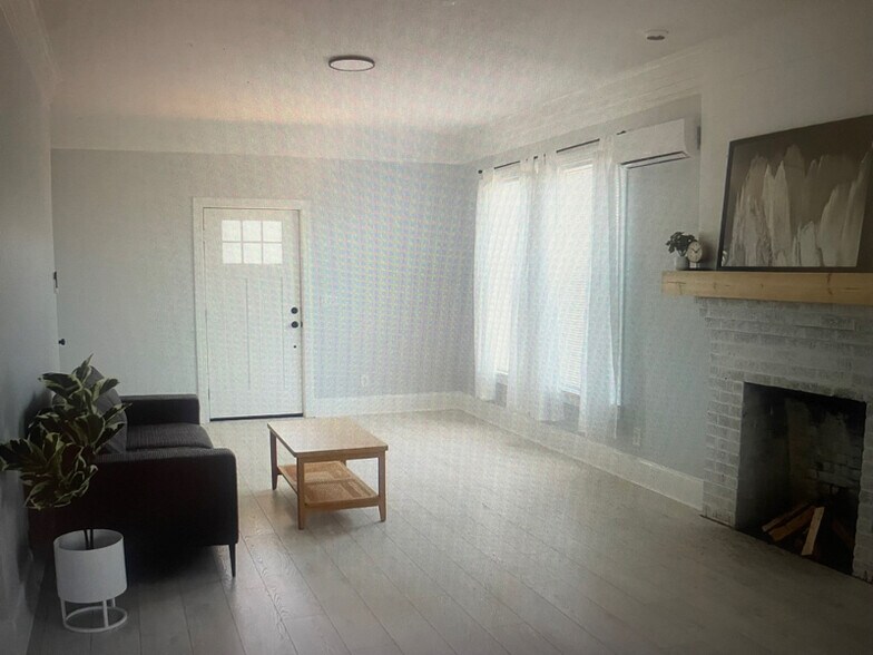 Building Photo - 133 Williams St