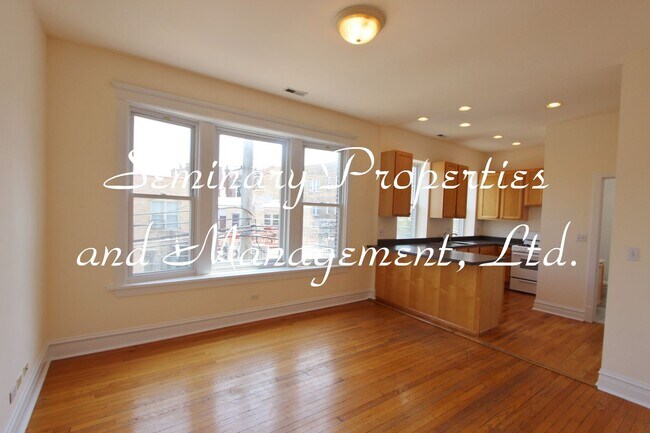 Interior Photo - 1415-1417 W Addison St