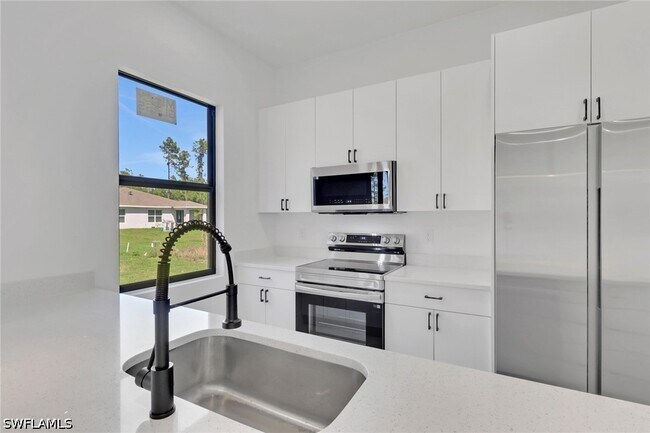 Building Photo - 3315 Sunshine Blvd N