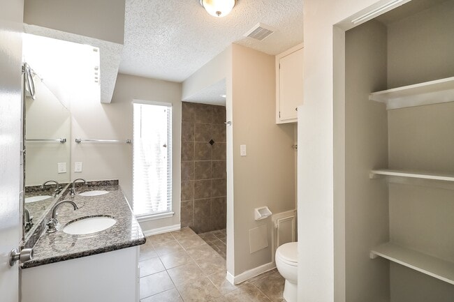 Building Photo - 7311 Las Brisas Dr