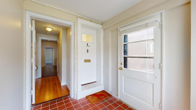 Building Photo - 7030 Clayton Rd