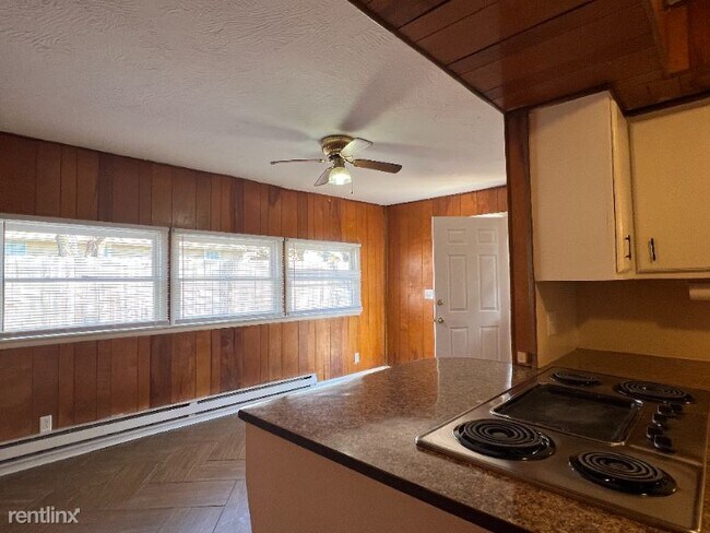 Building Photo - 2 br, 1 bath House - 916 S. Clifton Ave B ...