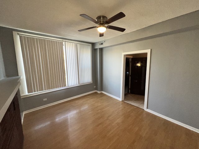 Building Photo - 2701 E 75th Pl