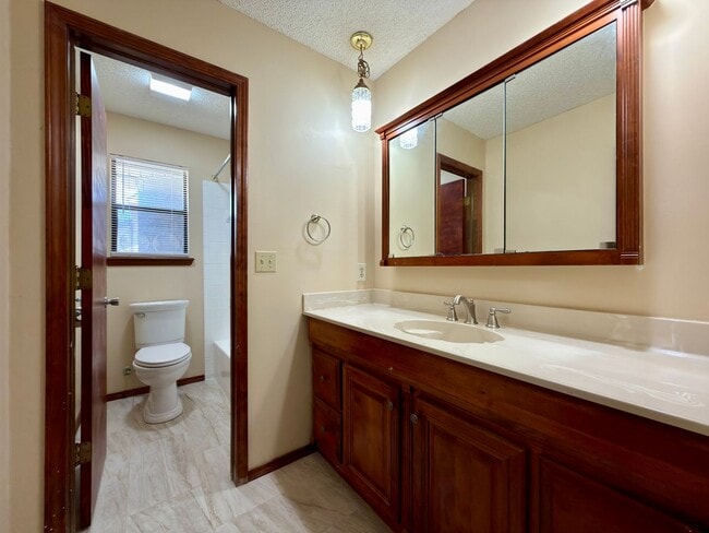 Building Photo - Gorgeous Brick Home for Rent! - 3 Bedroom, 2 Bath, 2 Car garage - 1,797 sf