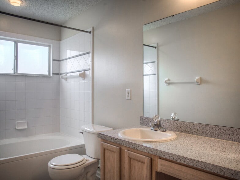 Building Photo - 3374 Guernsey Ct