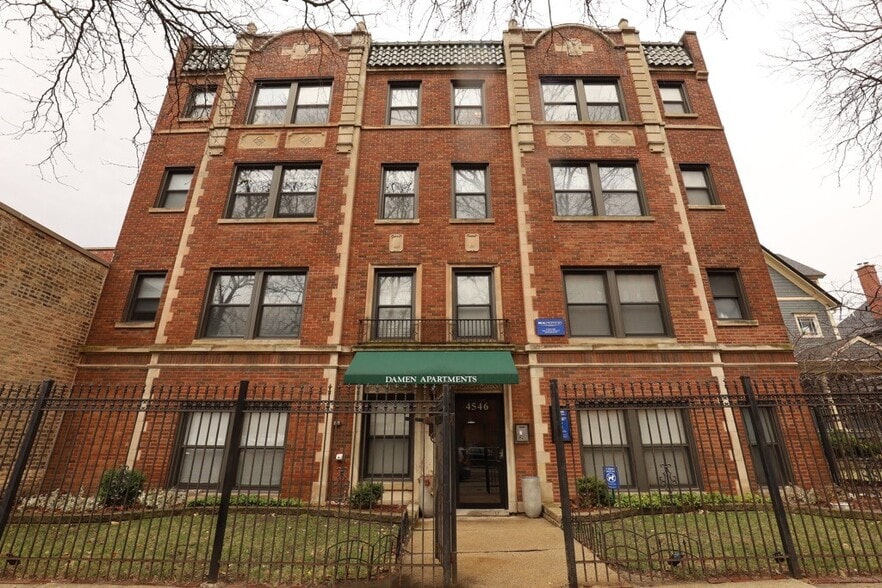 Primary Photo - 4551 N Damen Ave