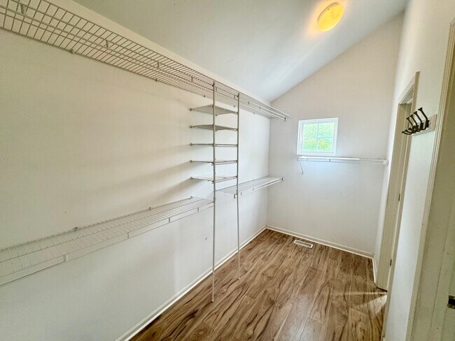 Building Photo - 1344 Danada Ct