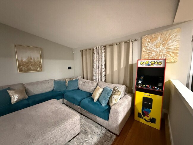 Building Photo - 1709 S Perry Ct