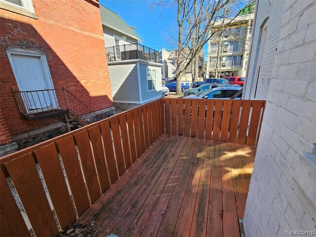 Building Photo - 921 Mary St