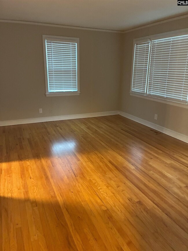 Building Photo - 617 Holland Cir