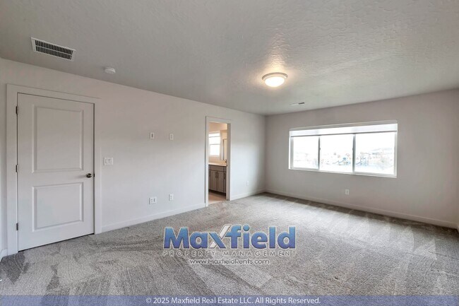Building Photo - Saratoga Springs 5BD - 3.5BTH - 2GAR