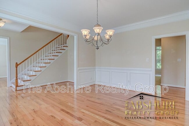 Building Photo - 1410 Fairfax Woods Dr