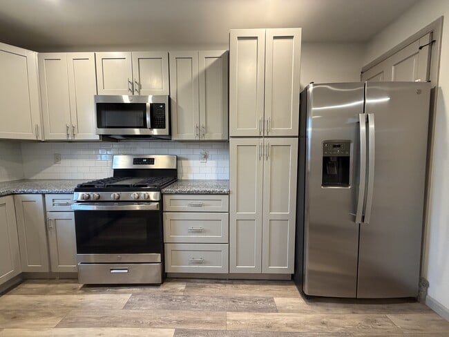 Building Photo - 34 N Lee St