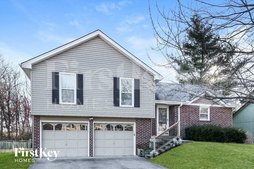 Primary Photo - 1715 Regency Dr