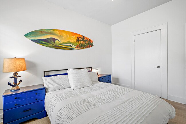 Building Photo - 2560 4th Ave S