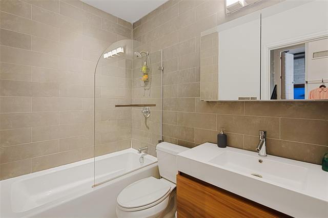 Building Photo - 2220 S Harwood St