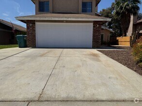 Building Photo - Charming 4BR 2.5 Bath Moreno Valley Home