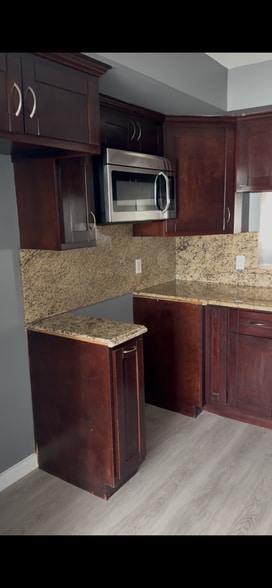 Building Photo - 8543 Wakefield Ave