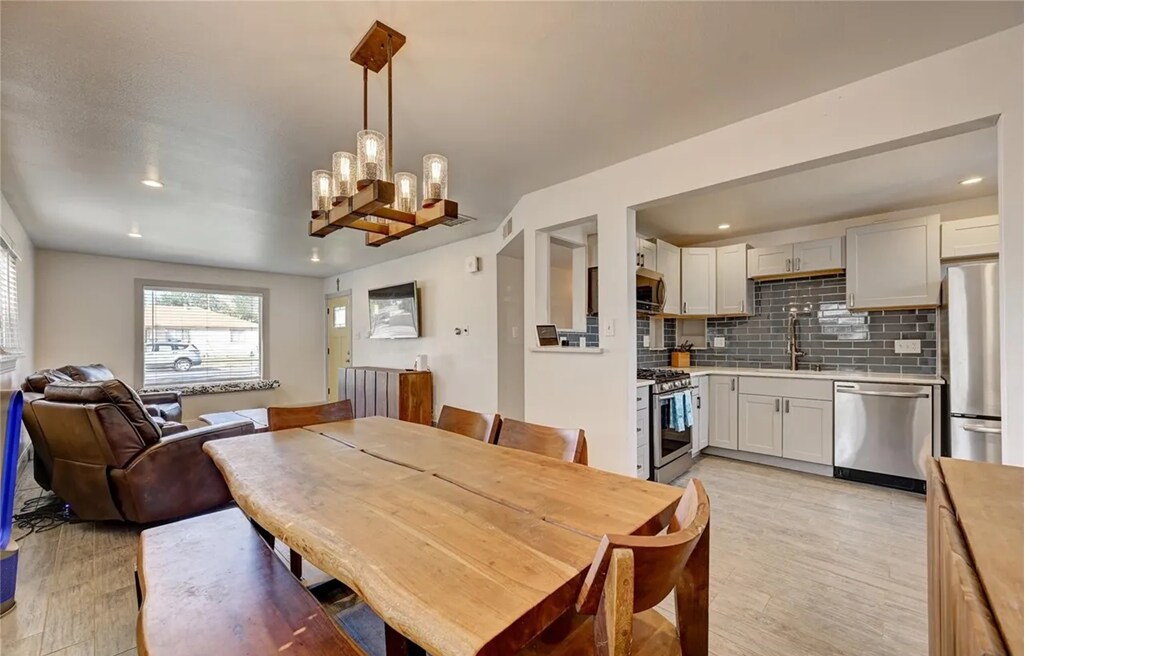 Building Photo - 1100 Worchester St