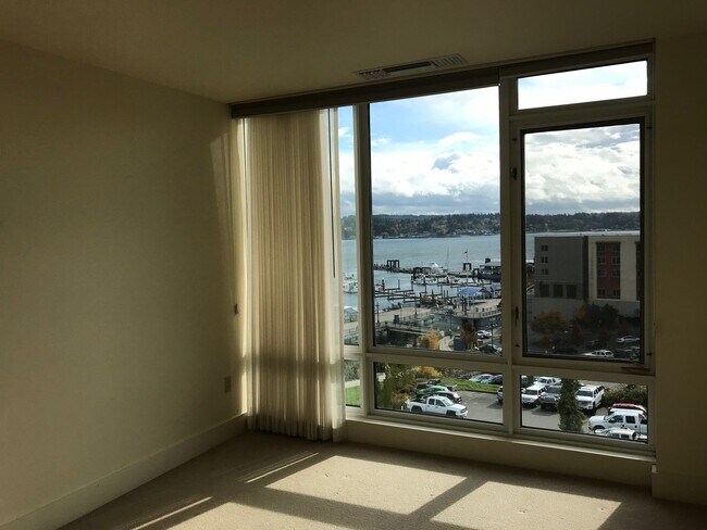 Building Photo - Perfect Sunset View Condo!!