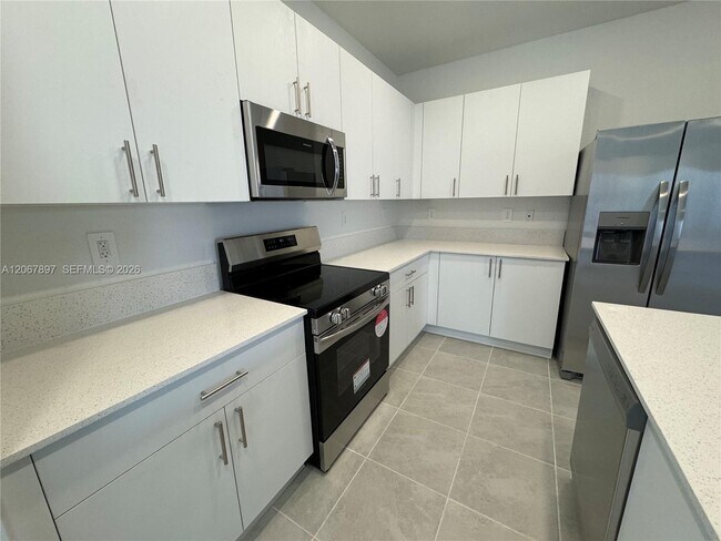 Building Photo - 26422 SW 148th Ct