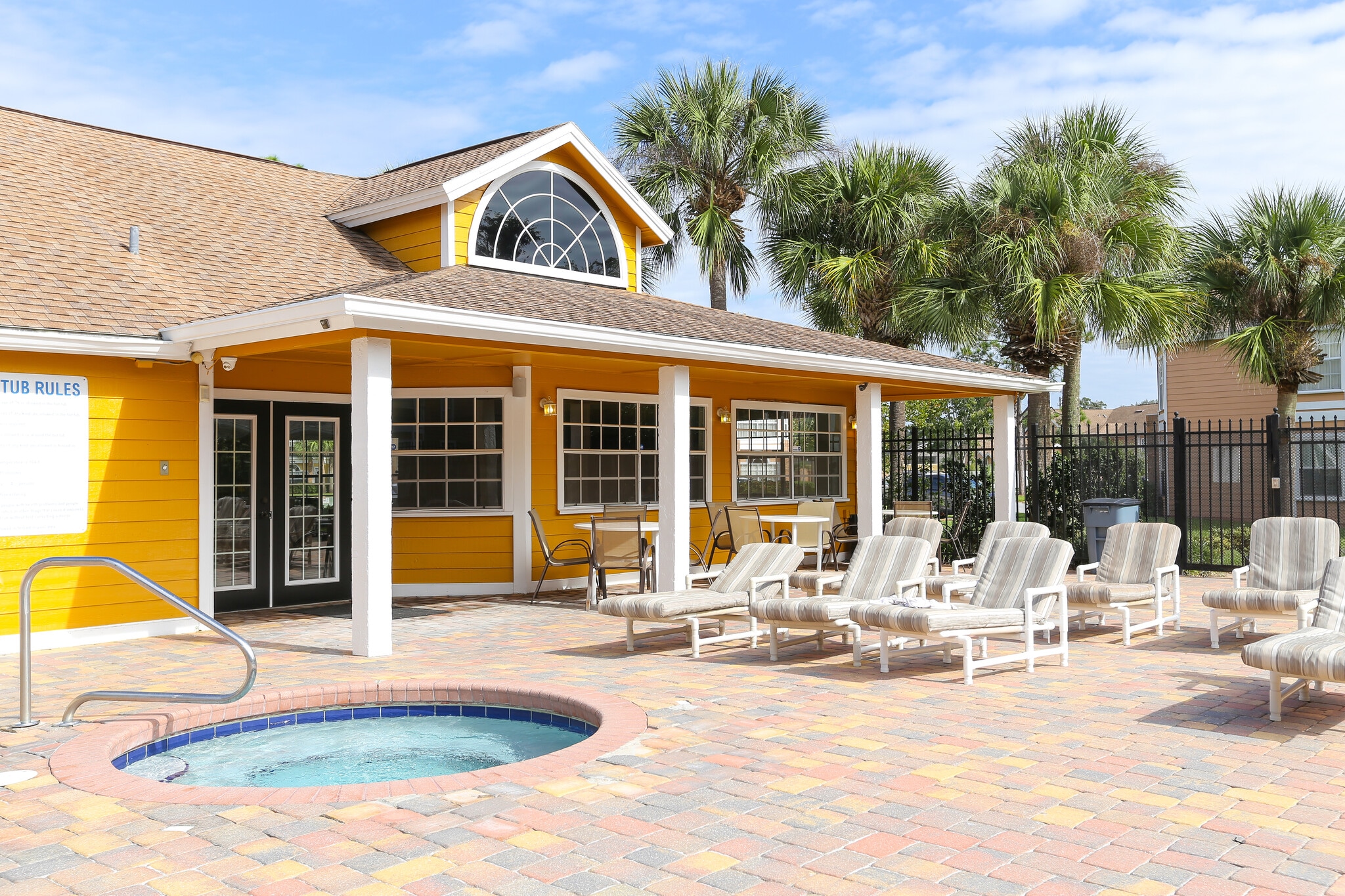 Building Photo - 2489 Sweetwater Club Cir