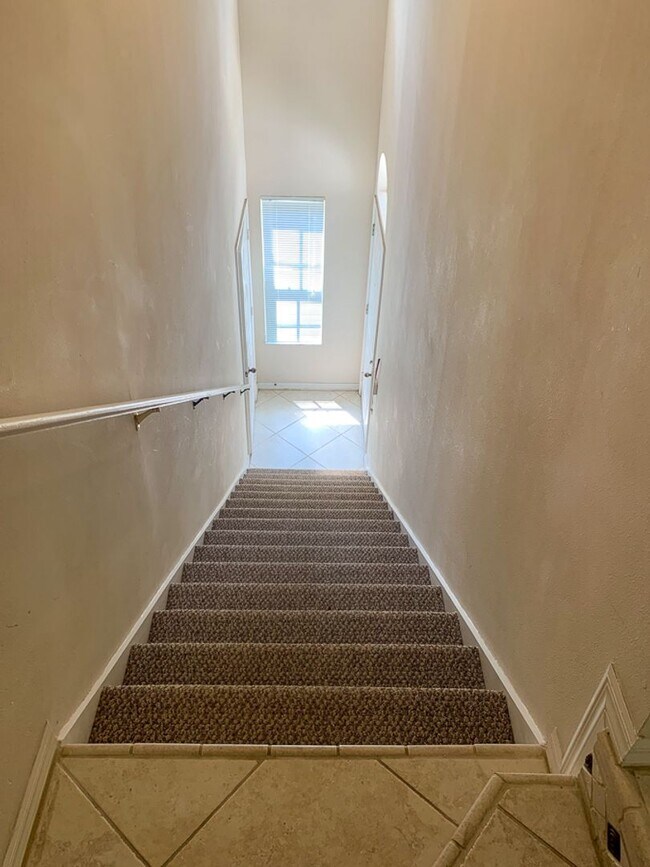 Building Photo - 3BR/2BA Condo in Haile Plantation - Availa...