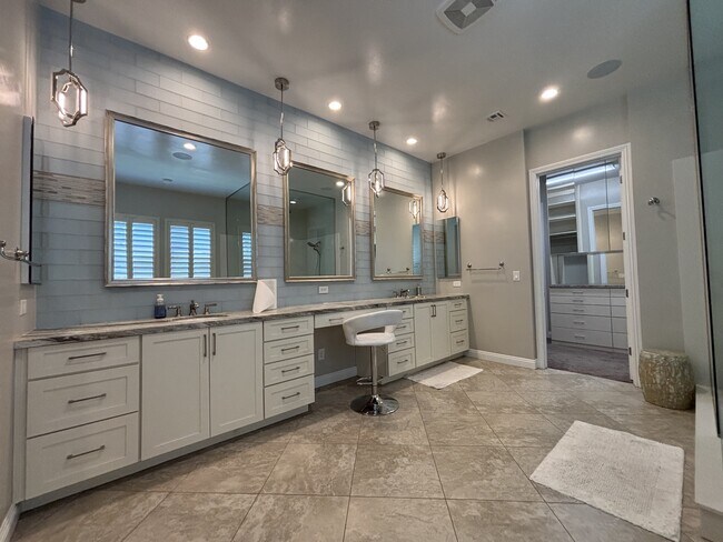 Building Photo - 81 Navarra Canyon Ct