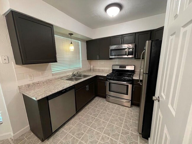 Building Photo - 5100 Galen Ct
