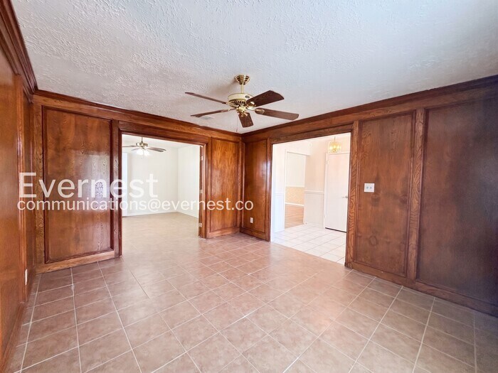 Building Photo - 10938 MacKenzie Dr