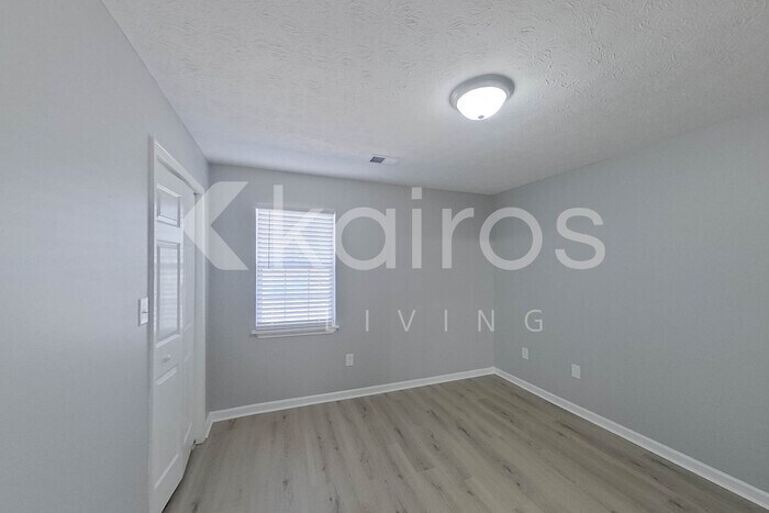 Building Photo - 180 Deer Pkwy