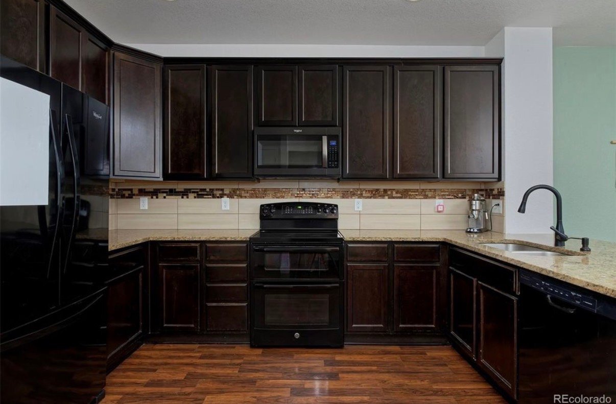 Building Photo - 2053 W 67th Pl