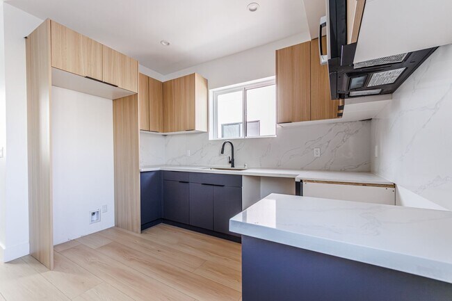 Building Photo - 13463 Beach Ave